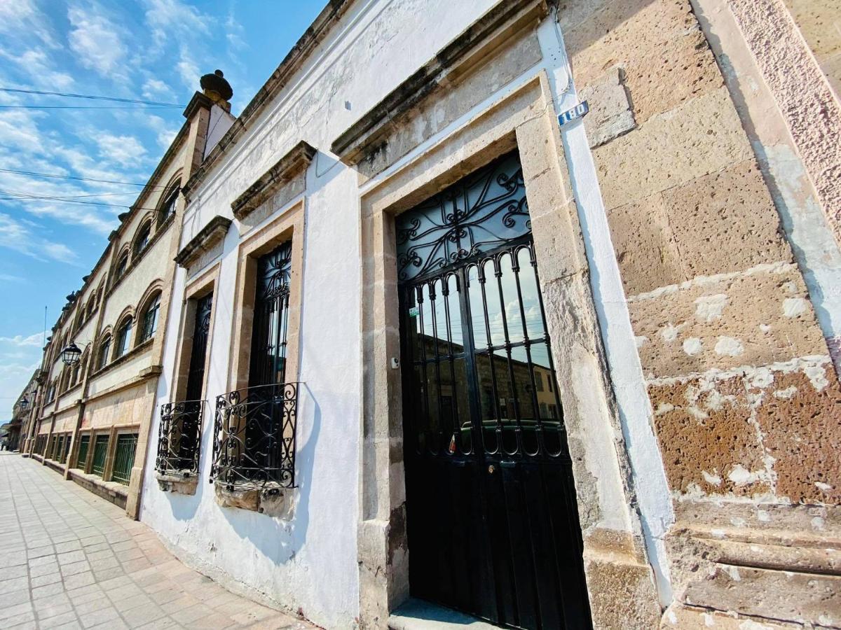 Bed and Breakfast Casa Aura Морелия Экстерьер фото