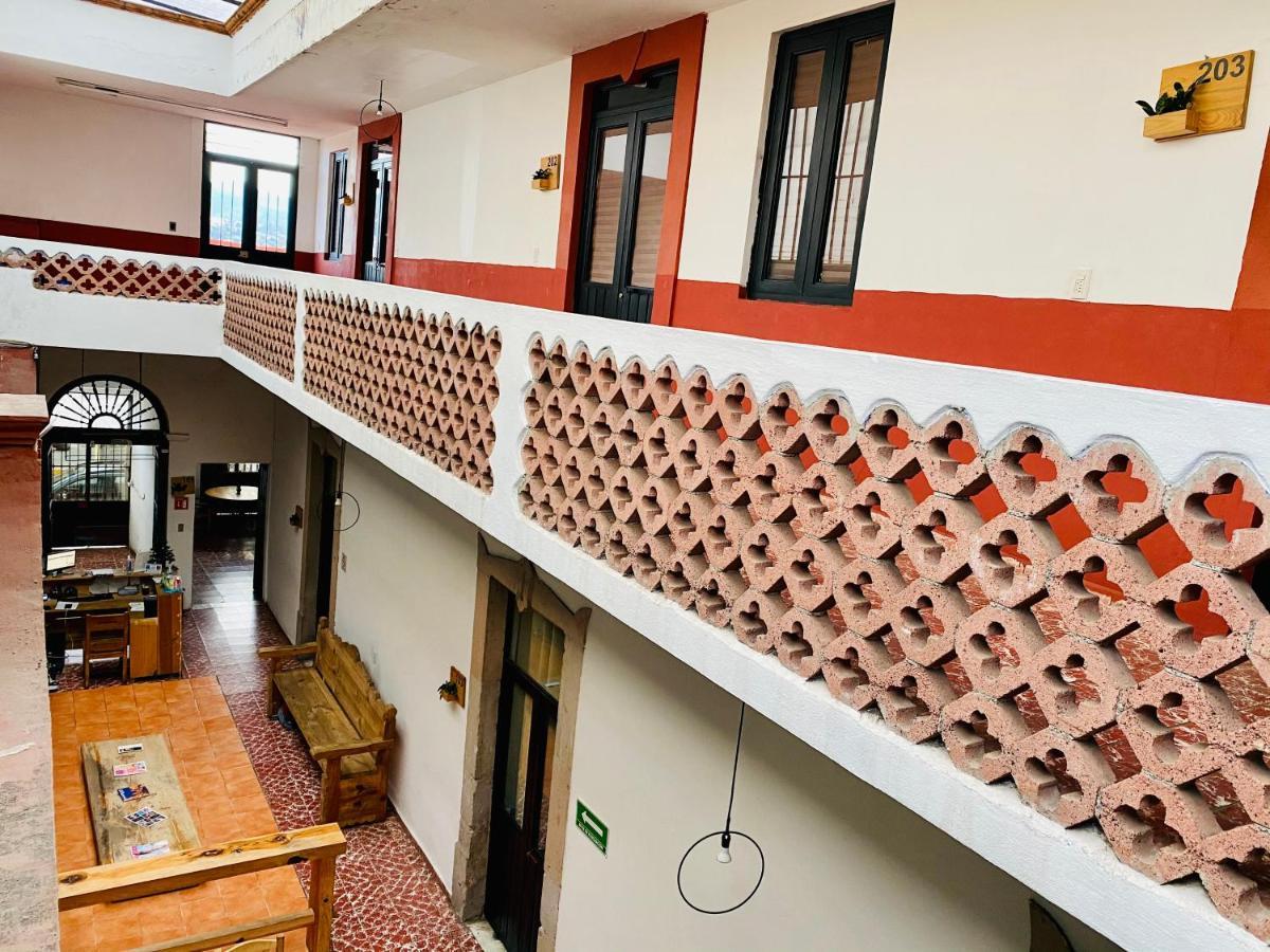 Bed and Breakfast Casa Aura Морелия Экстерьер фото