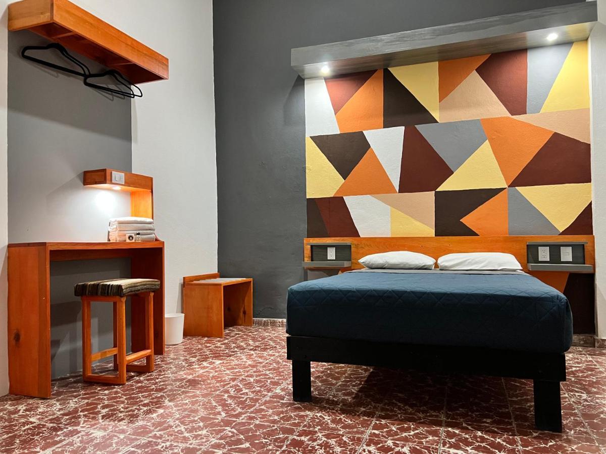Bed and Breakfast Casa Aura Морелия Экстерьер фото