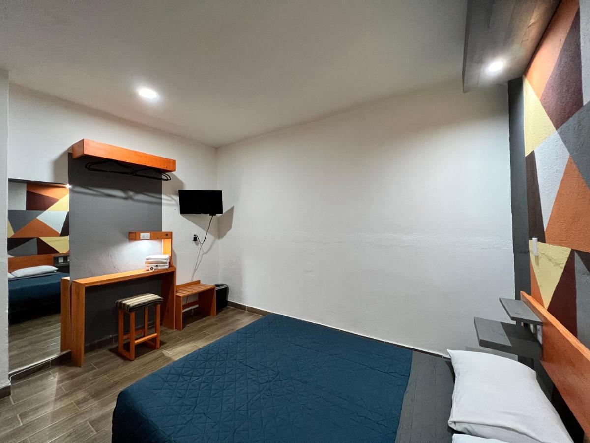 Bed and Breakfast Casa Aura Морелия Экстерьер фото