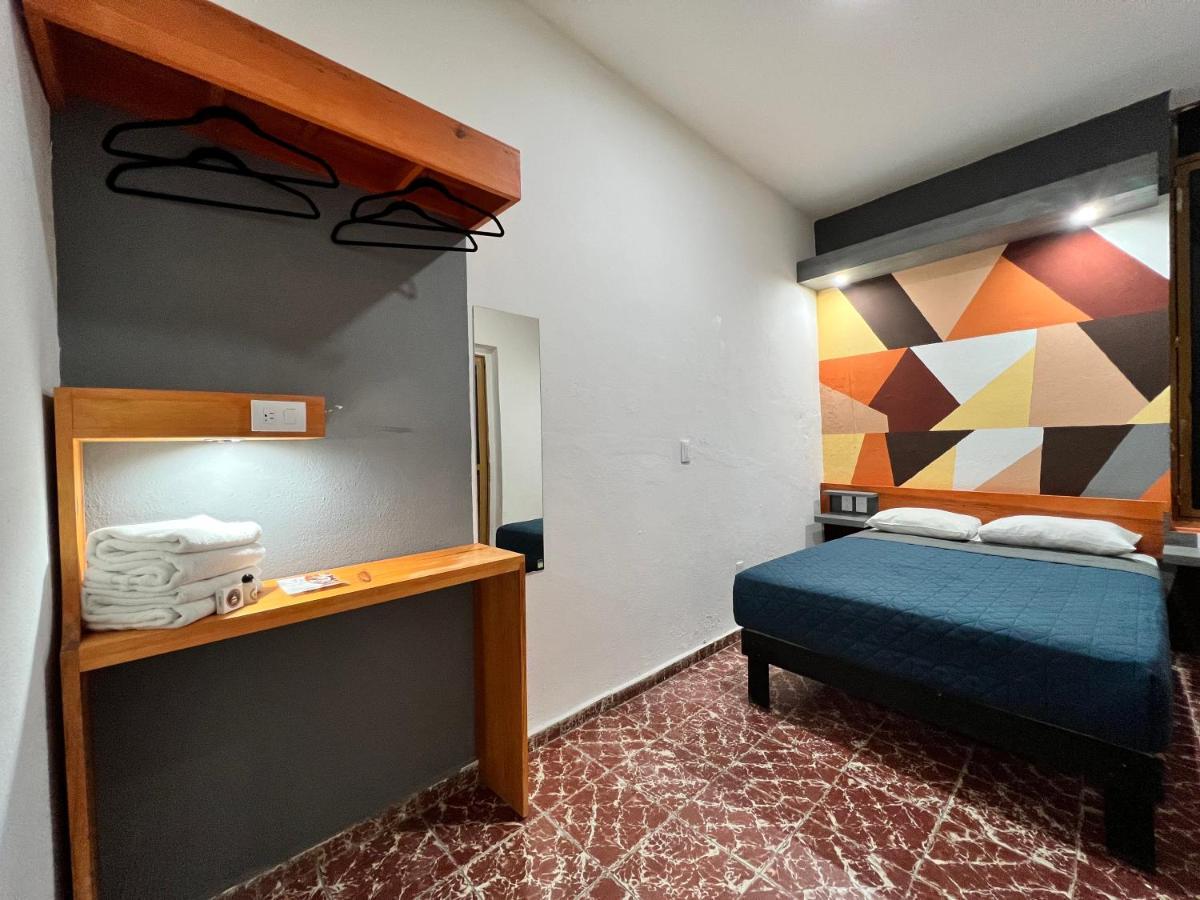 Bed and Breakfast Casa Aura Морелия Экстерьер фото