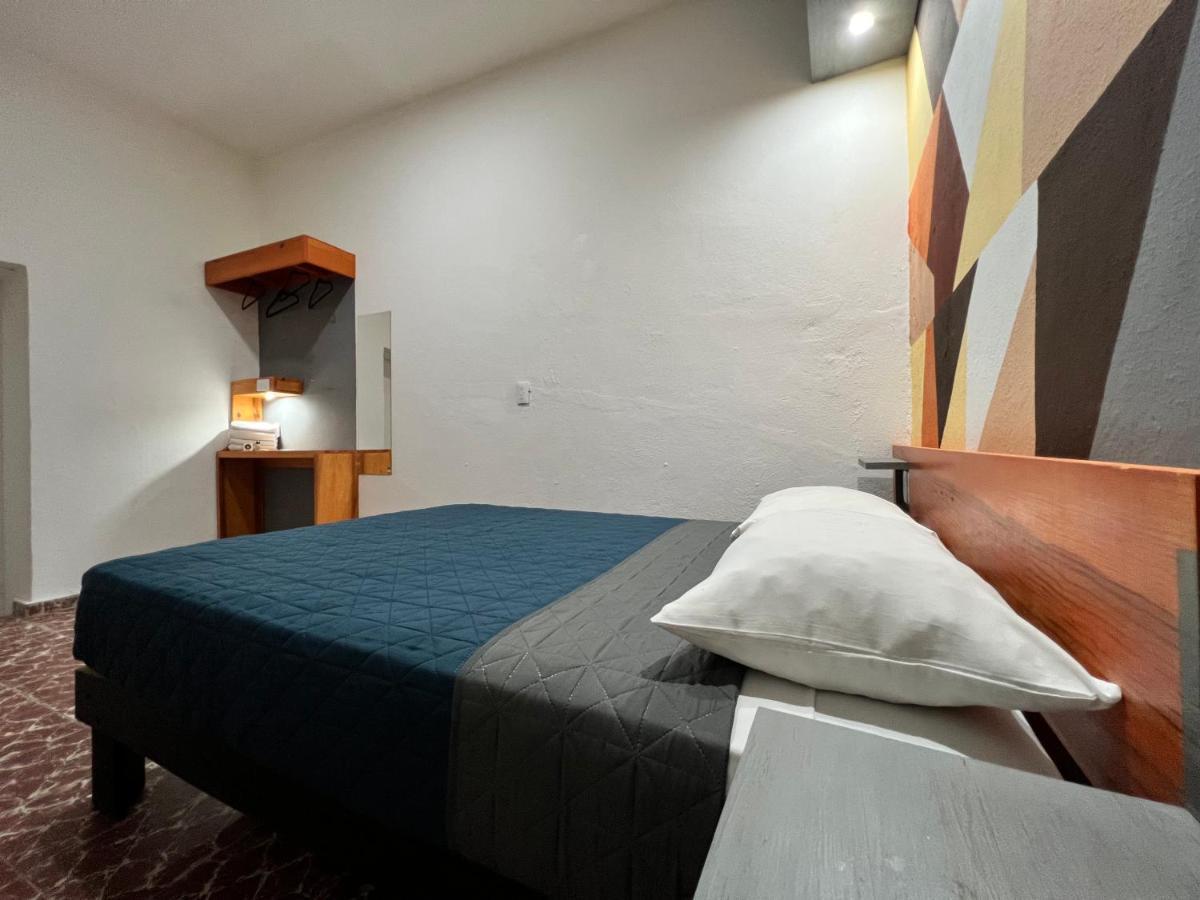 Bed and Breakfast Casa Aura Морелия Экстерьер фото