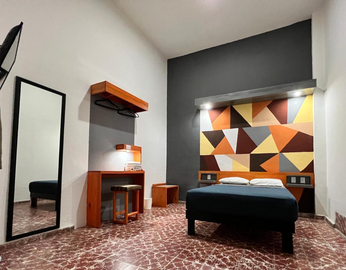 Bed and Breakfast Casa Aura Морелия Экстерьер фото